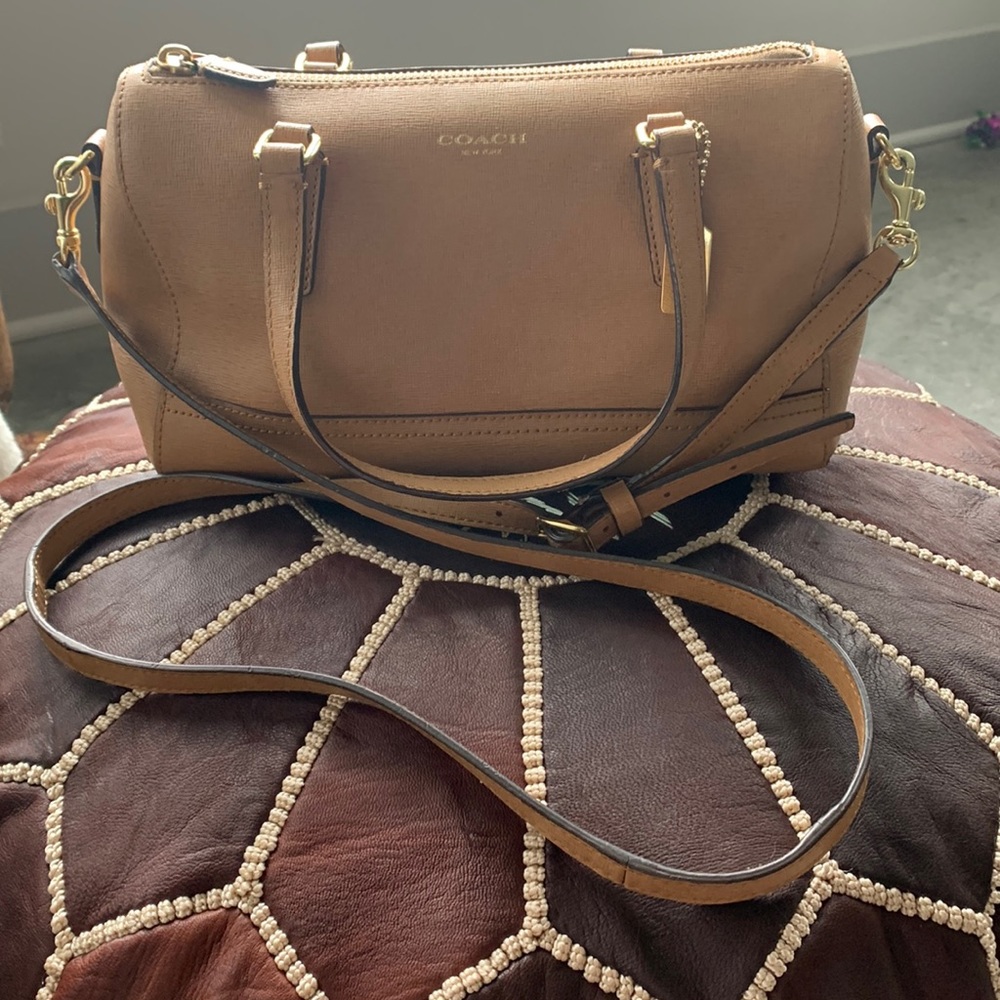 Cute lil Coach bag!
